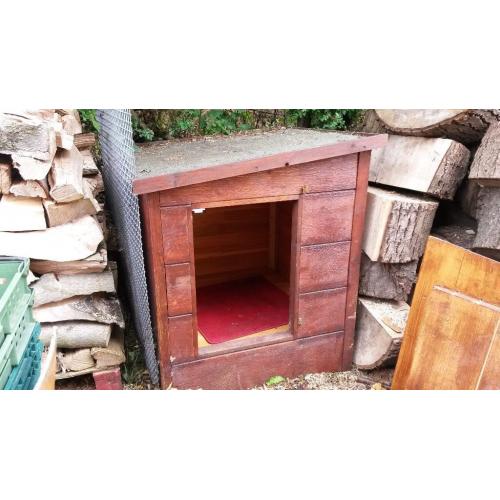 Dog house / kennel