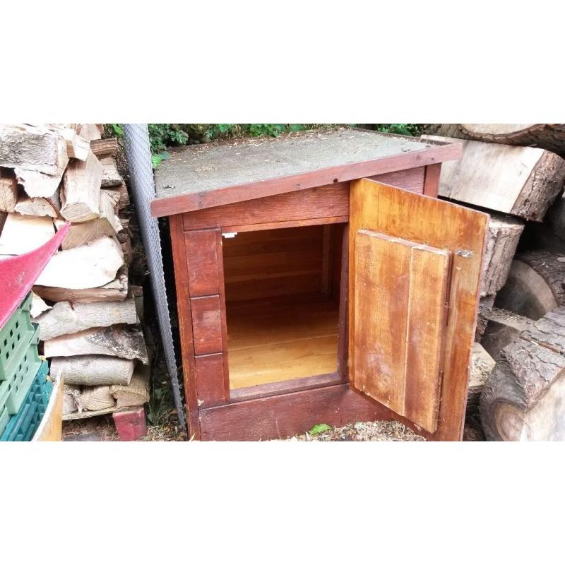 Dog house / kennel