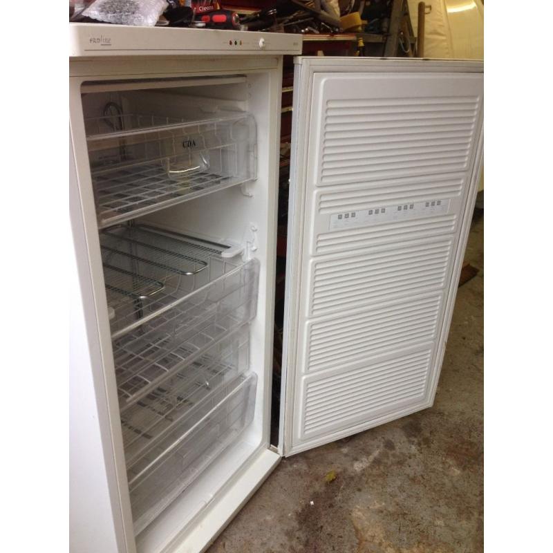 Freezer, Pro line with 5 trays works fine