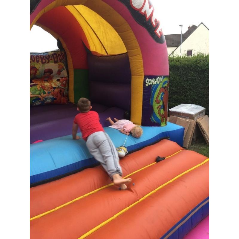 BOUNCY CASTLE FOR SALE WITH BLOWER SCOOBY DOO DOME WITH SLIDE