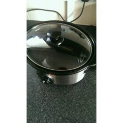 Slow cooker