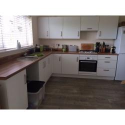 Kitchen Units/Worktops/Appliances for sale