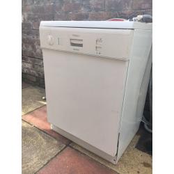 Hot point Dishwasher