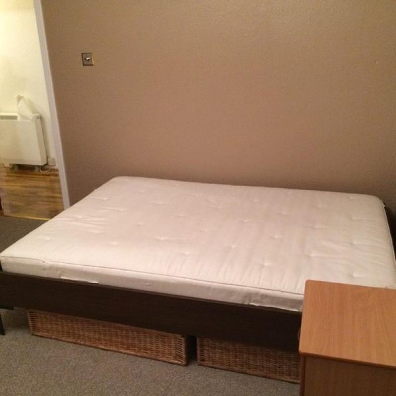 Double room available in corstorphine
