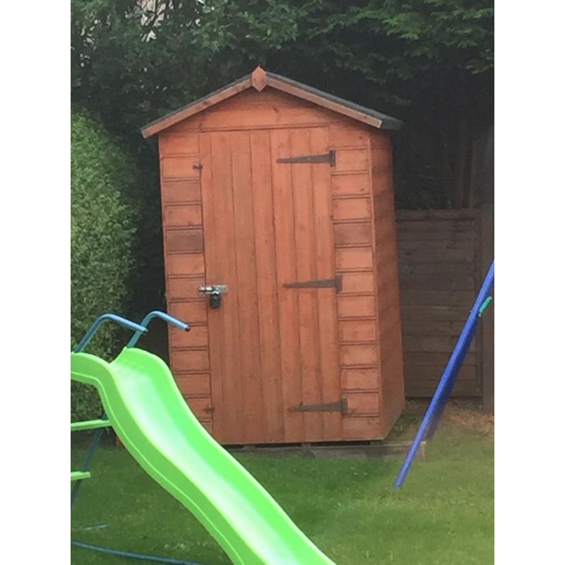 Garden shed 6x4 solid wood, PRICE REDUCTION, brand new condition