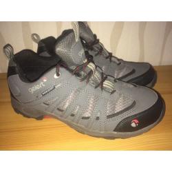Gelert waterproof walking / hiking shoes size 7 (41)