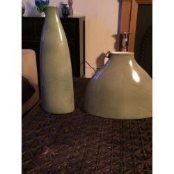 2 Habitat vases