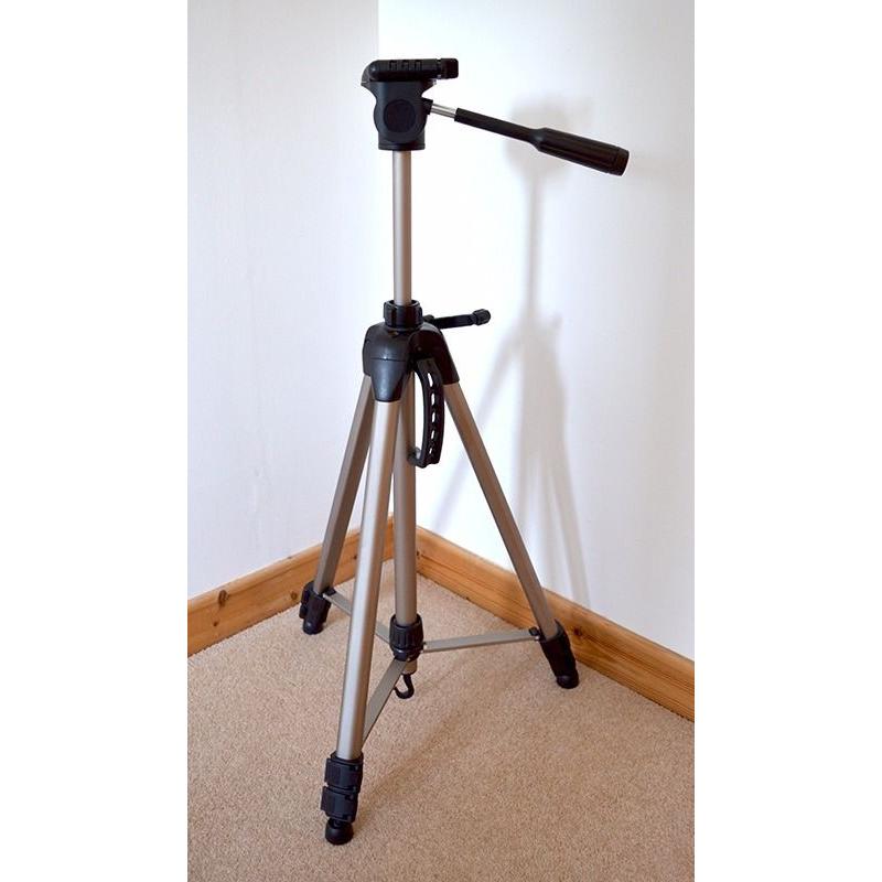 Camera Tripod - Hama Star 63