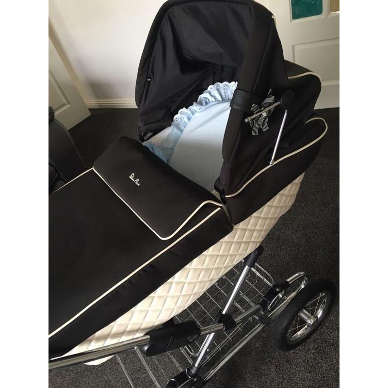 **REDUCED PRICE** Silver Cross Elegance Sleepover **2 Colours