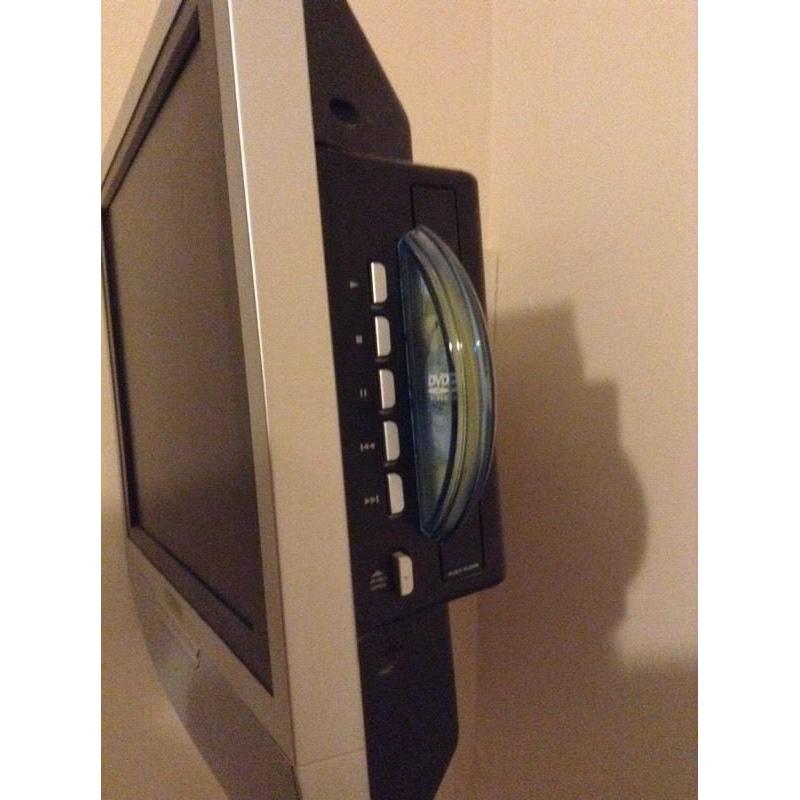 15" TV & DVD