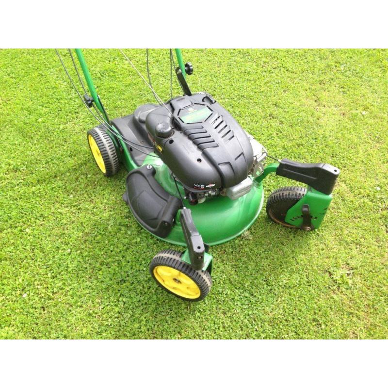 John Deere JS63VC petrol driven self propelled lawn mower