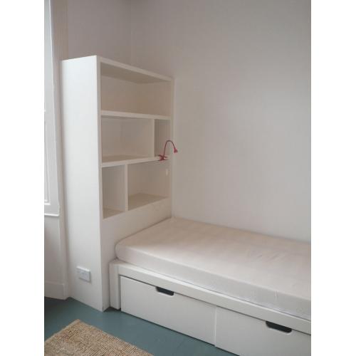 Custom made white wooden fitted kids bedroom furniture 2 single beds/2 bookshelves/4 storage drawers