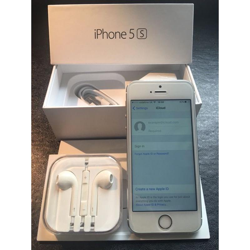 IPHONE 5S silver 16gb ???? on O2 giffgaff tesco networks in mint condition (txt Chris 07462496929)