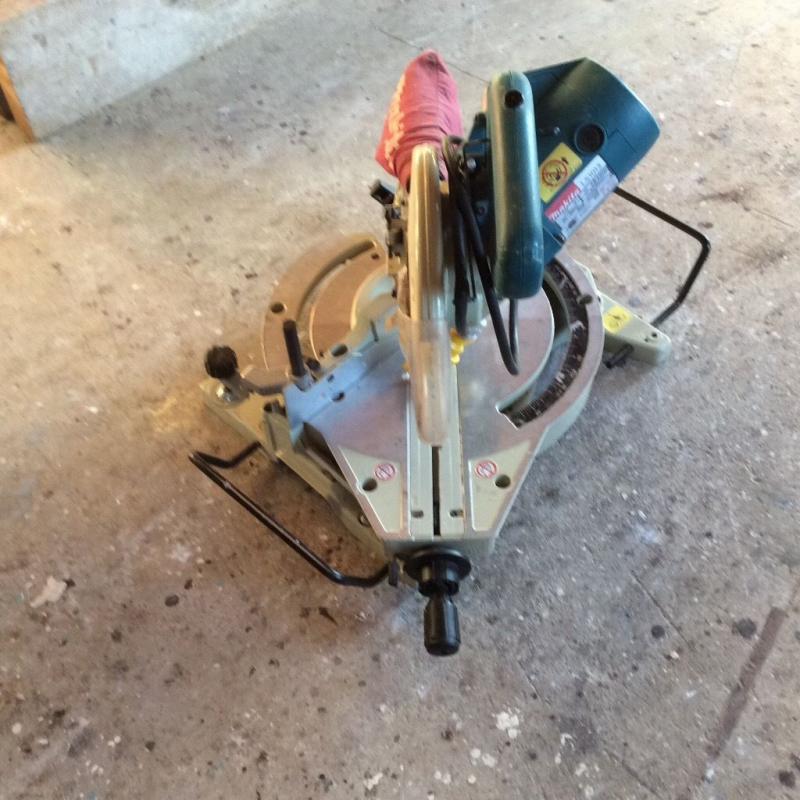 Makita Ls 1013 mitre saw in Good condition 110 v