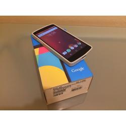 Unlocked nexus 5 with official case