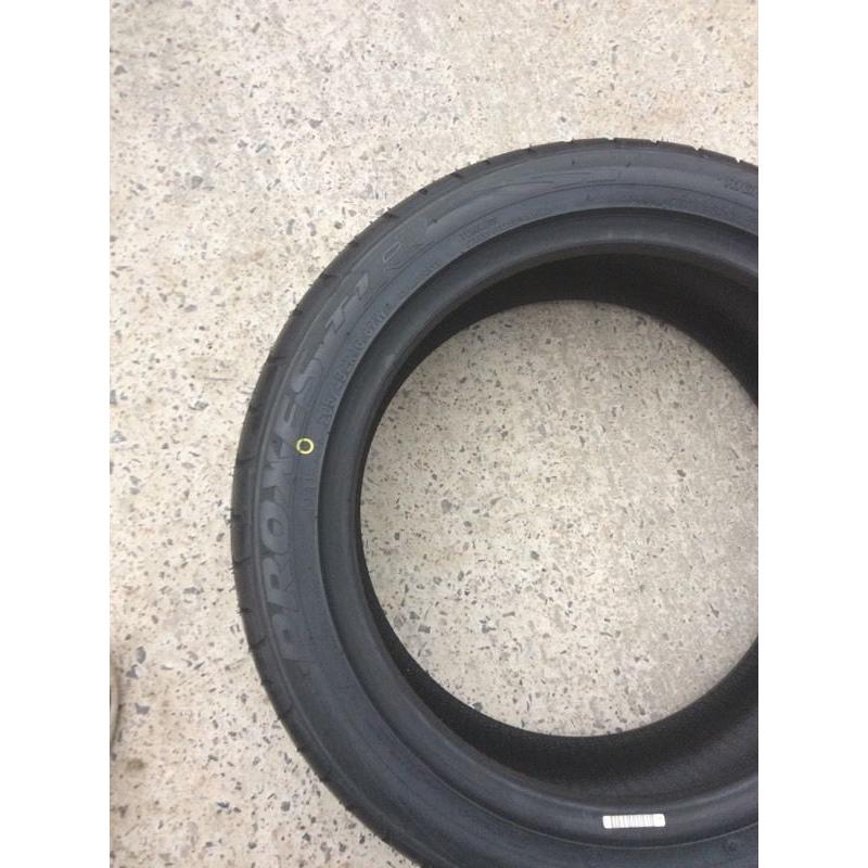 2 Toya tyres