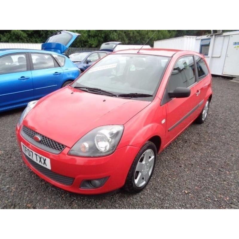FORD FIESTA 1.25 ZETEC 2007 3 DOOR PETROL RED 92,000 MILES MOT TILL 07/02/17 EXCELLENT CONDITION