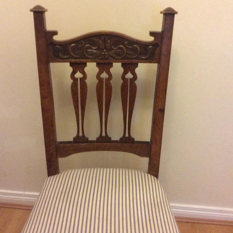 Set of 4 oak arts and crafts chairs