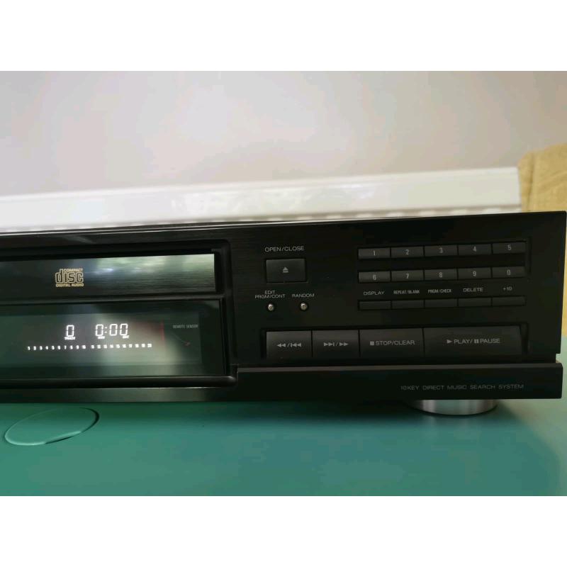 Aiwa XC-300 CD player