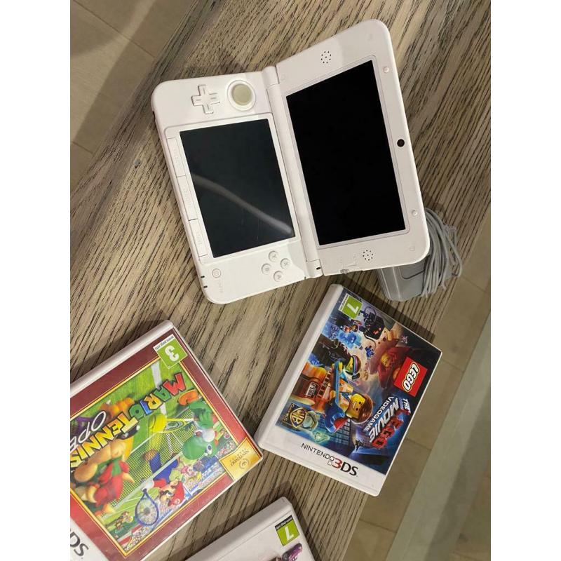 Nintendo 3DS XL games console handheld and games