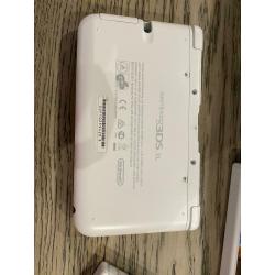 Nintendo 3DS XL games console handheld and games
