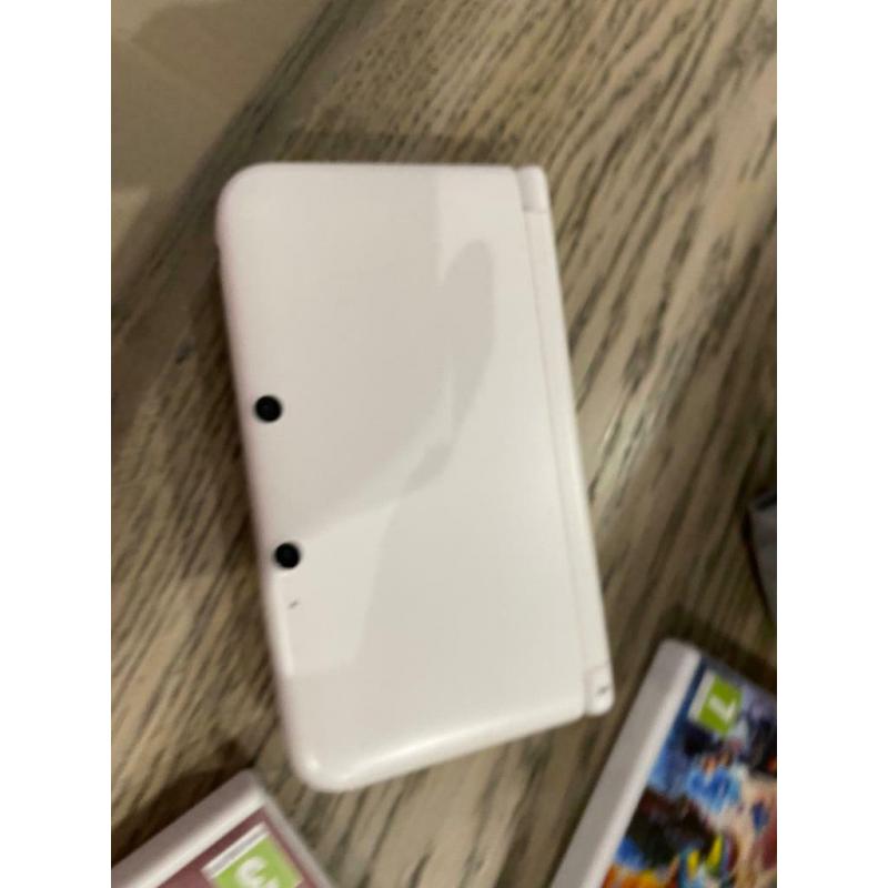 Nintendo 3DS XL games console handheld and games