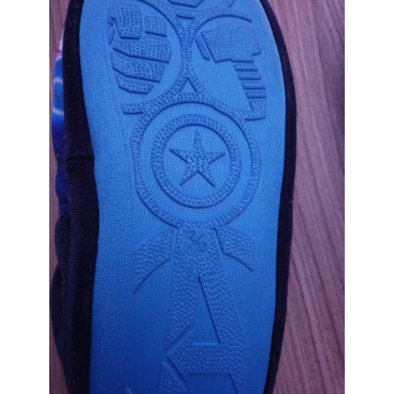 Slippers size 12/13