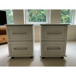 COLLINGWOOD BATCHELLOR OPERA COMPLETE SET OF BEDROOM FURNITURE IN NEW CONDITION
