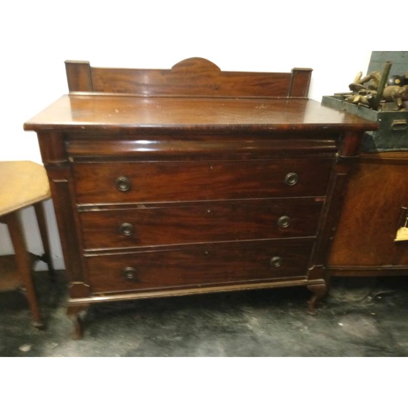 Chest of drawers