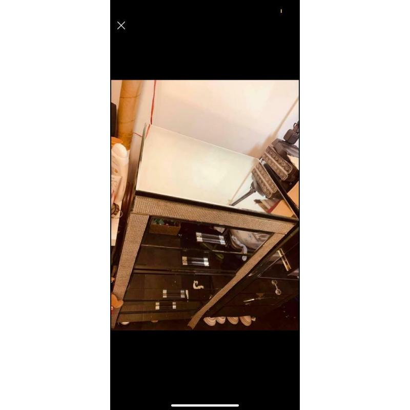 MIRROR CHESTER DRAWS WITH JEWELLERY BOX