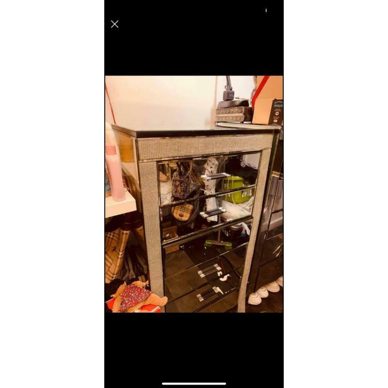 MIRROR CHESTER DRAWS WITH JEWELLERY BOX
