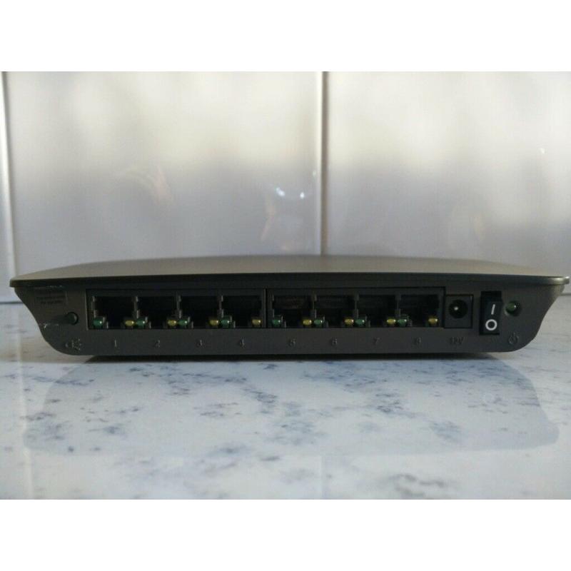 Cisco Linksys SE2800 8 port ethernet switch