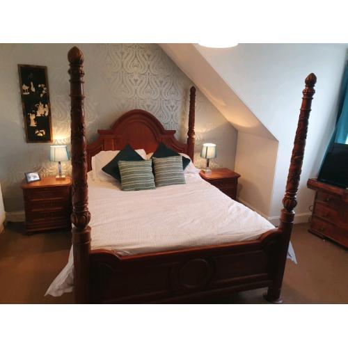 SOLD - King size 4 poster bed + 2 x bedside tables