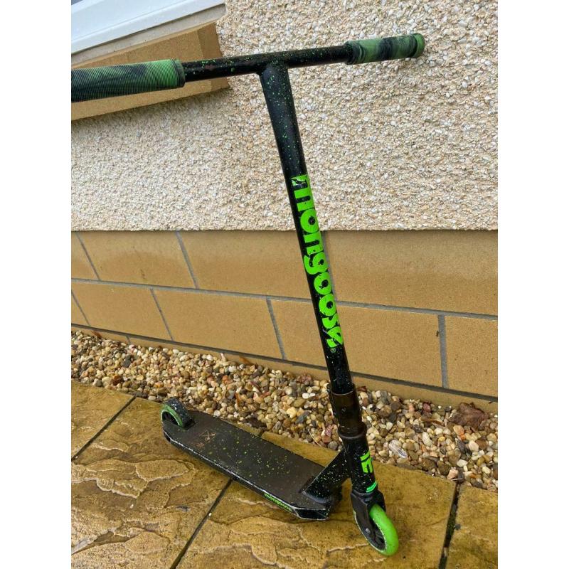 Mongoose Stunt Scooter