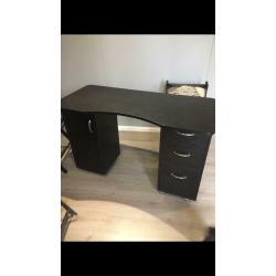 Make-up or nail table