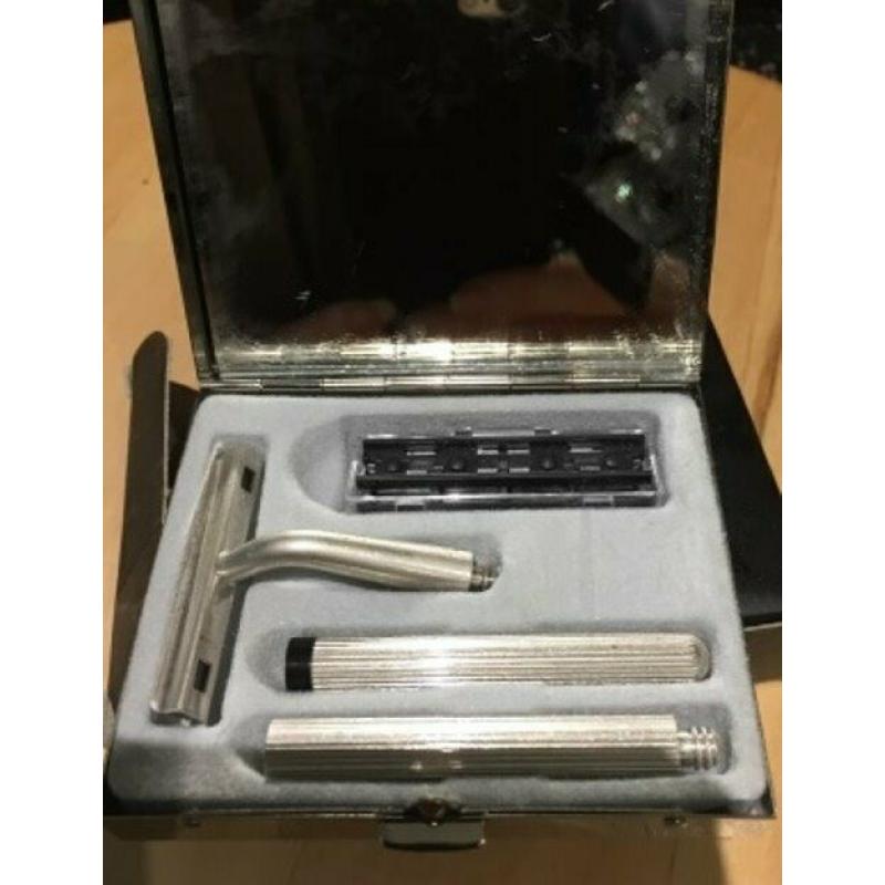 VINTAGE Jack Daniel shaving set