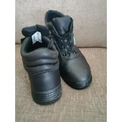Safety shoes size 6