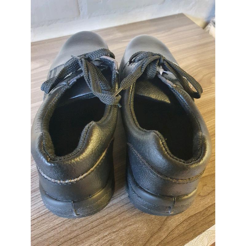 Work shoes