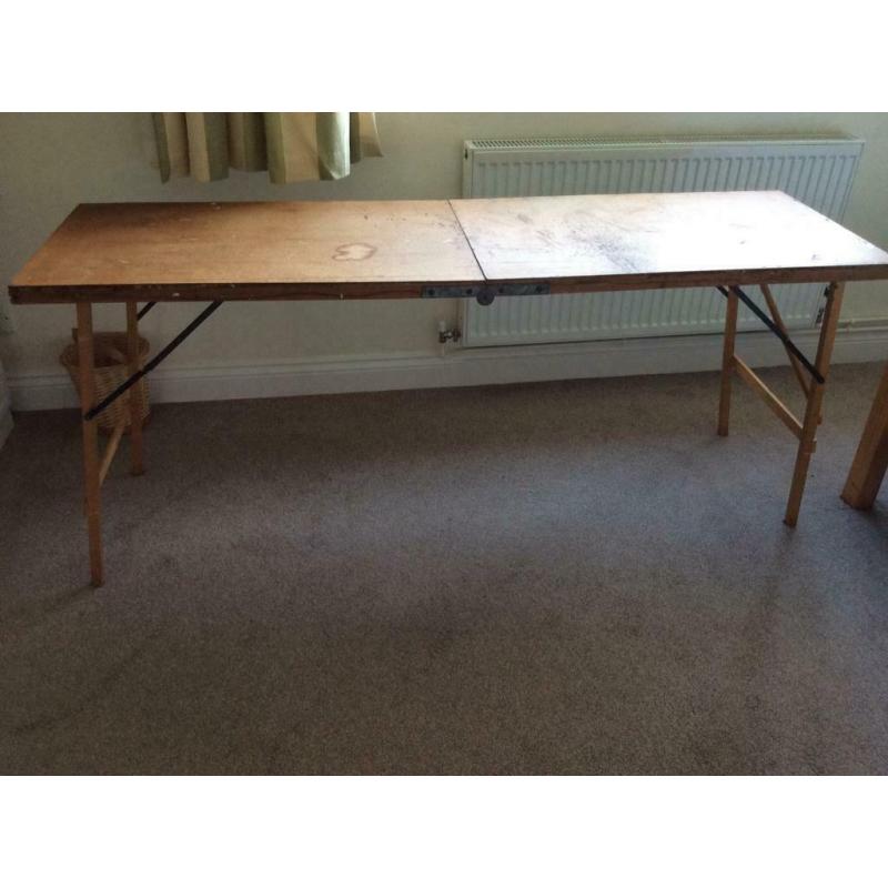WOODEN, FOLDABLE WALLPAPER PASTING/DECORATING TABLE