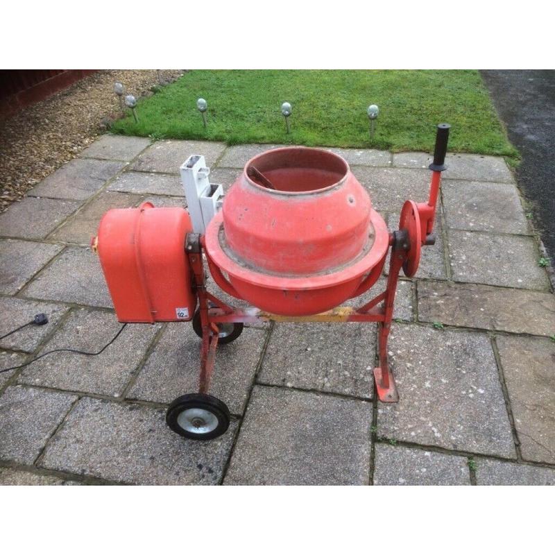 SOLD - Small Electric 50 Litre Cement Mixer ? Capacity 30 litres, 960rpm - ?55