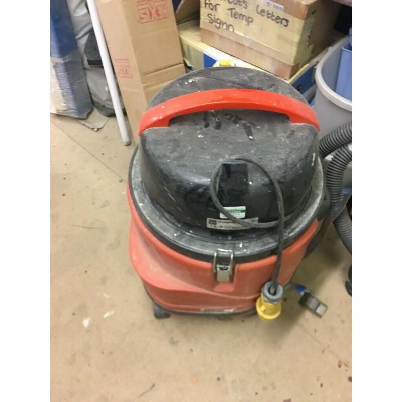 Fien 110 Volt Drywall sander & Vaccum