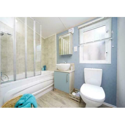 ***fantatsic designed holiday home on Wigbay Holiday Park - Adventurer 2 bedroom