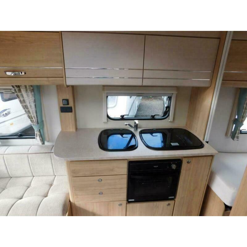 Elddis Xplore 574