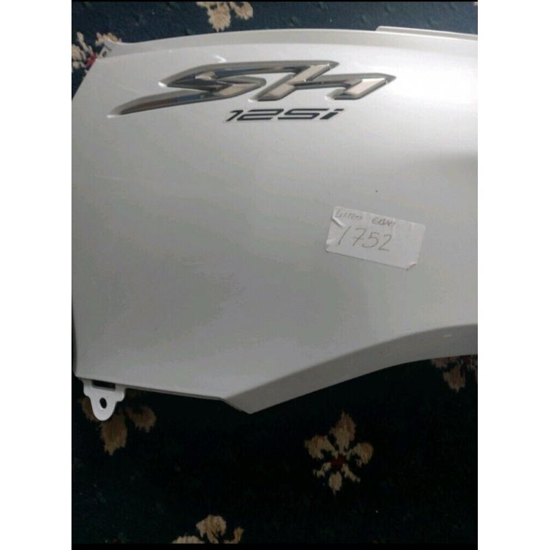 Honda sh 125cc side left panel brand new not use at all