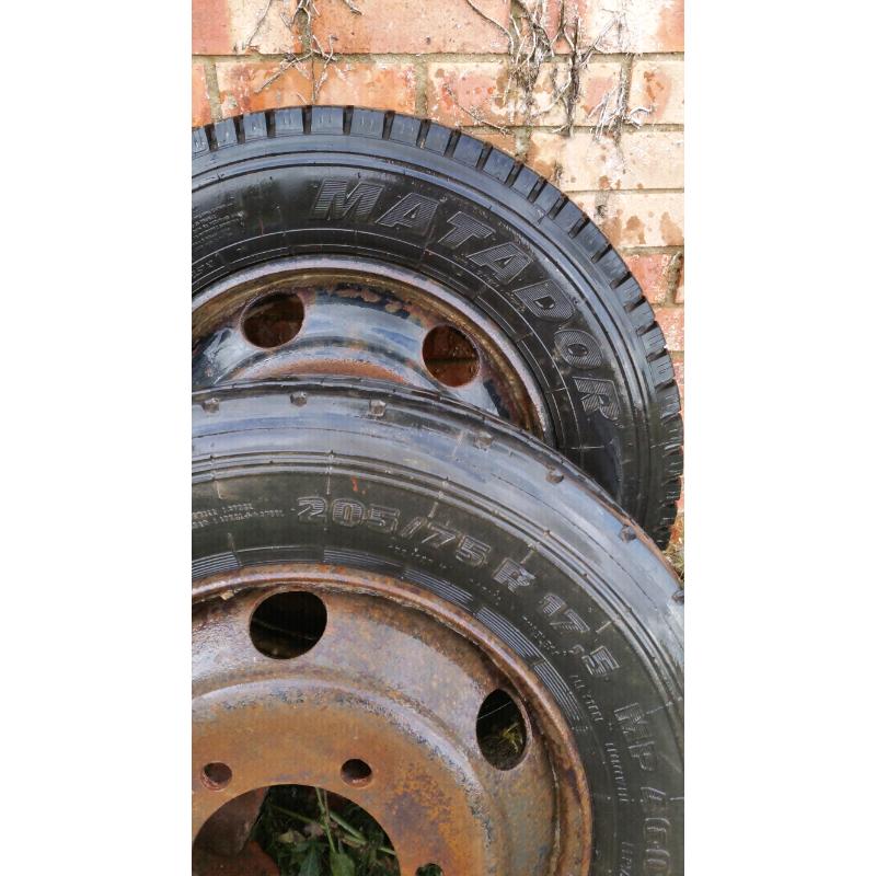 205 / 75R 17.5 Lorry tyres & wheels.