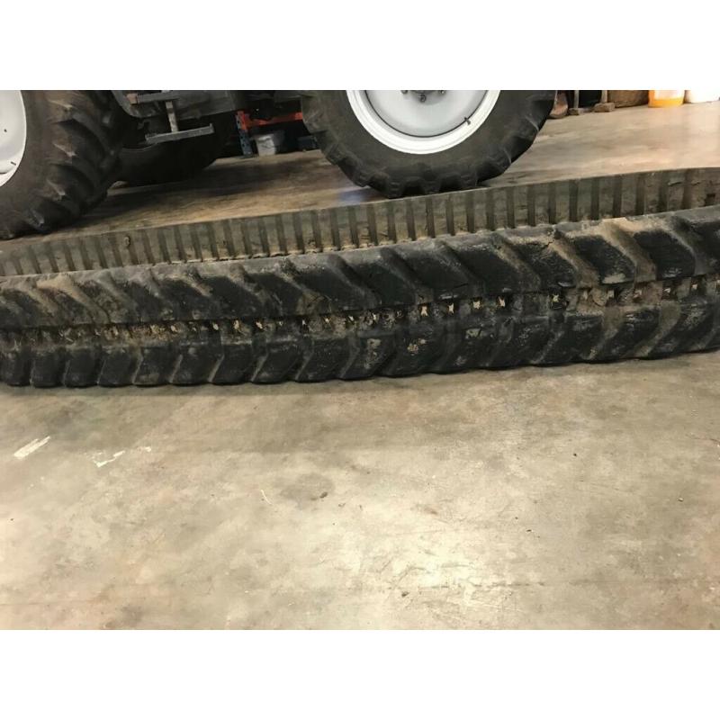 Rubber digger tracks 3 tonne digger