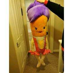 Katie n kevin large carrots brand new unwanted gifts ?15 each