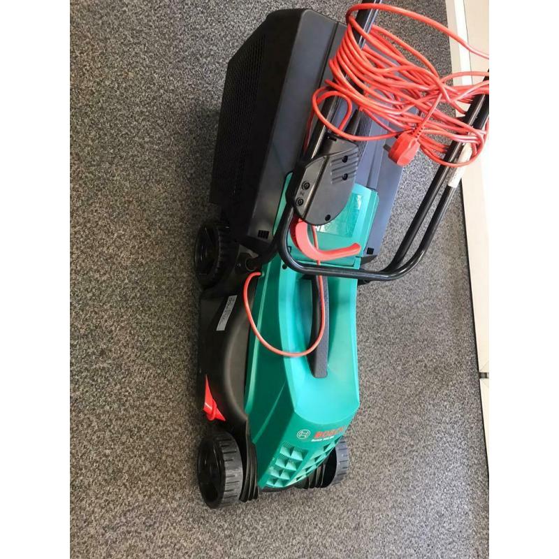 Bosch Rotak 32ER Lawnmower