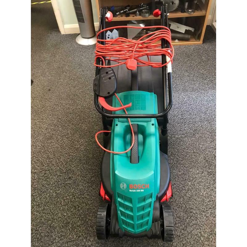 Bosch Rotak 32ER Lawnmower