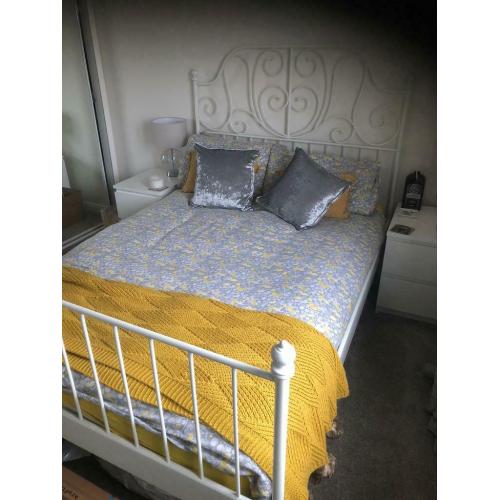 Yellow throw and 2 x Yellow cushions
